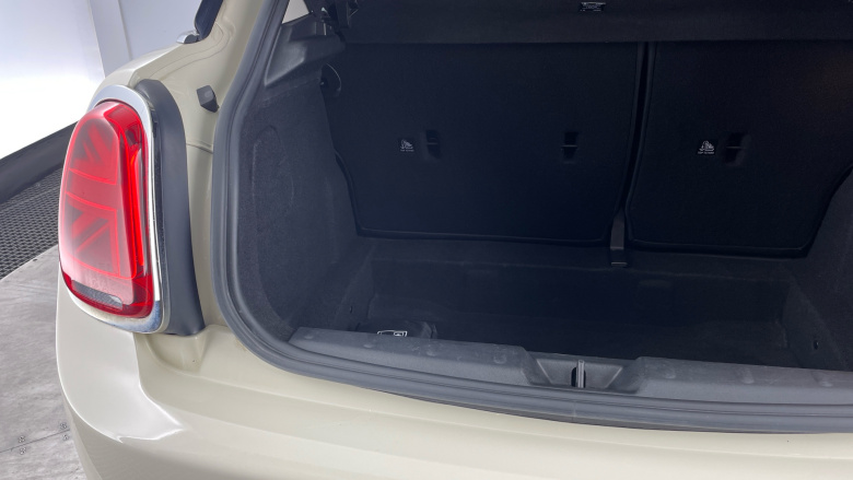 MINI Hatchback 1.5 Cooper Classic II 5dr Petrol Hatchback